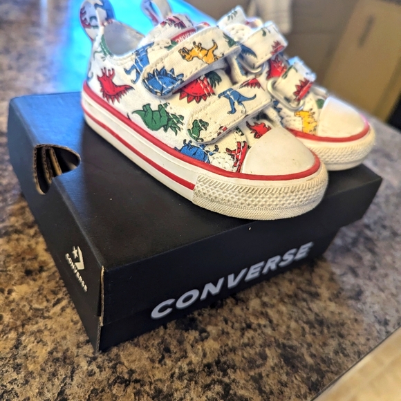 Converse Chuck Taylor - Picture 2 of 5